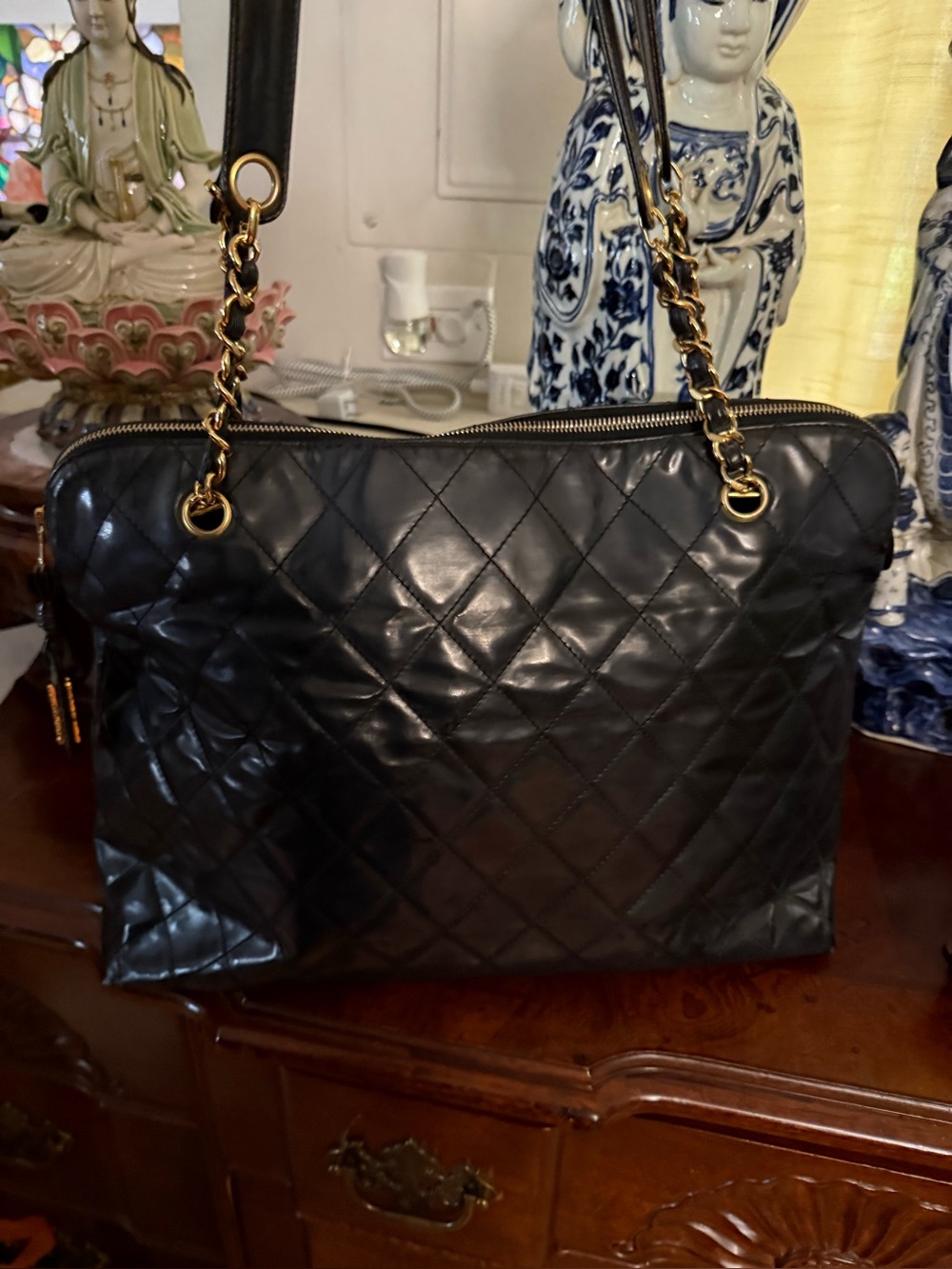 Authentic Vintage Chanel dome shoulder bag - Picture 2 of 14